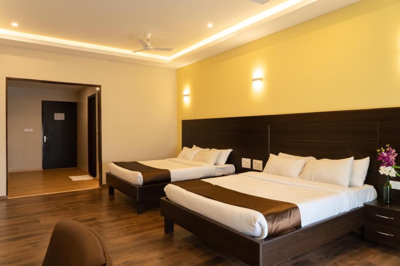 The King'S Meadows Golhalli Exterior foto