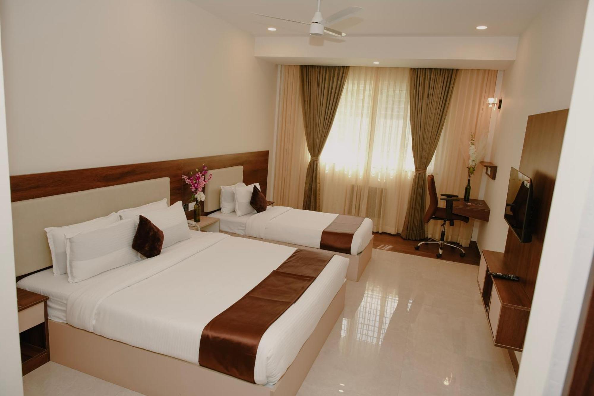 The King'S Meadows Golhalli Exterior foto