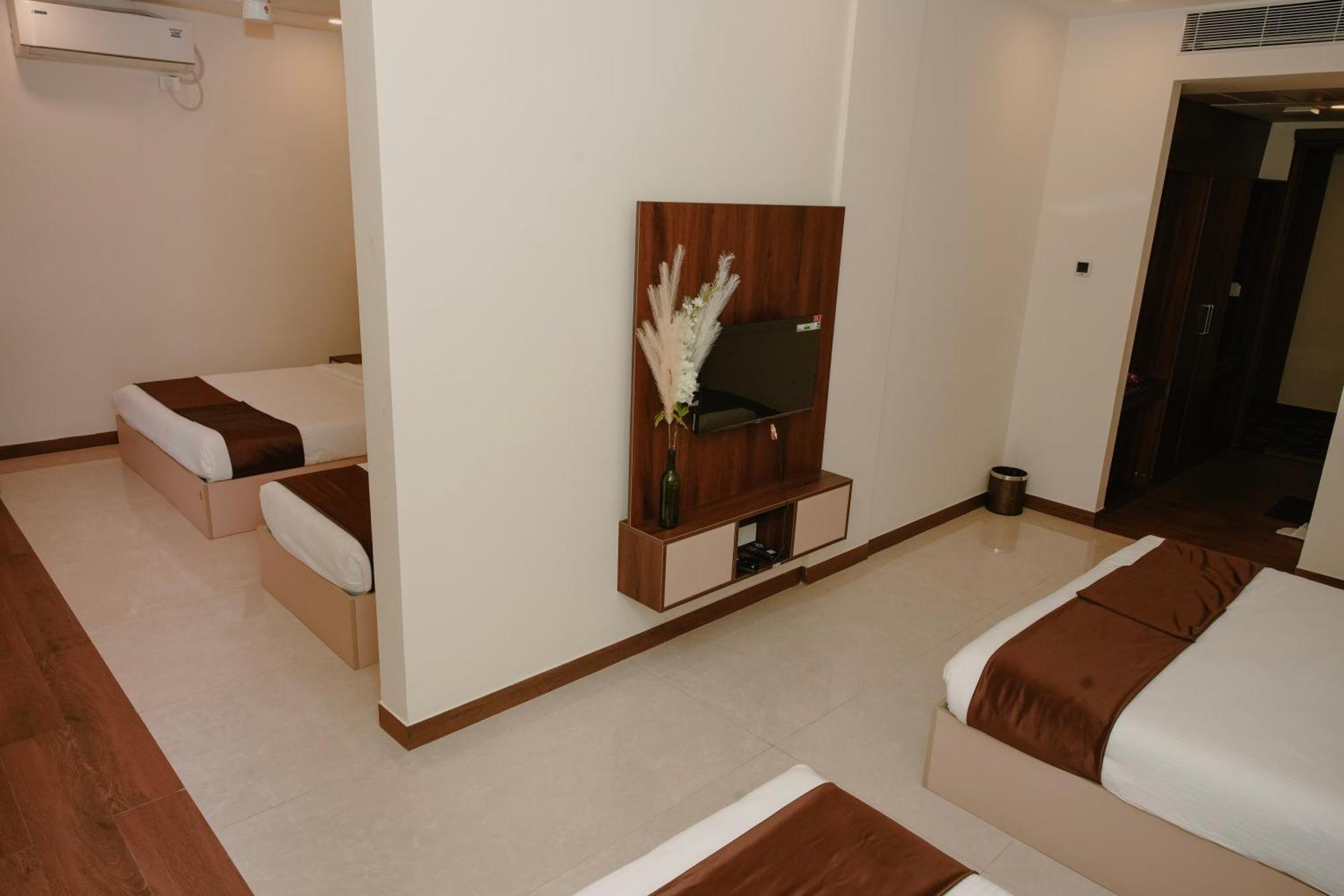 The King'S Meadows Golhalli Exterior foto