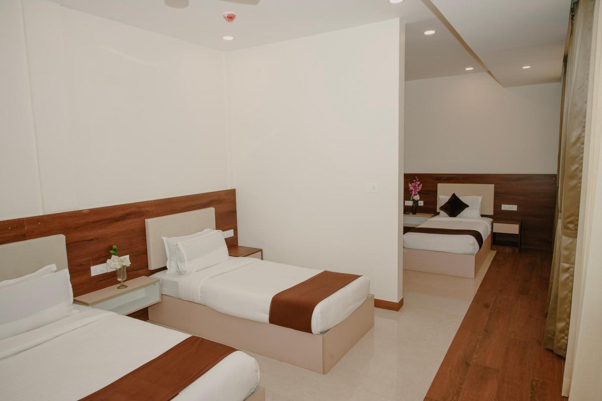 The King'S Meadows Golhalli Exterior foto