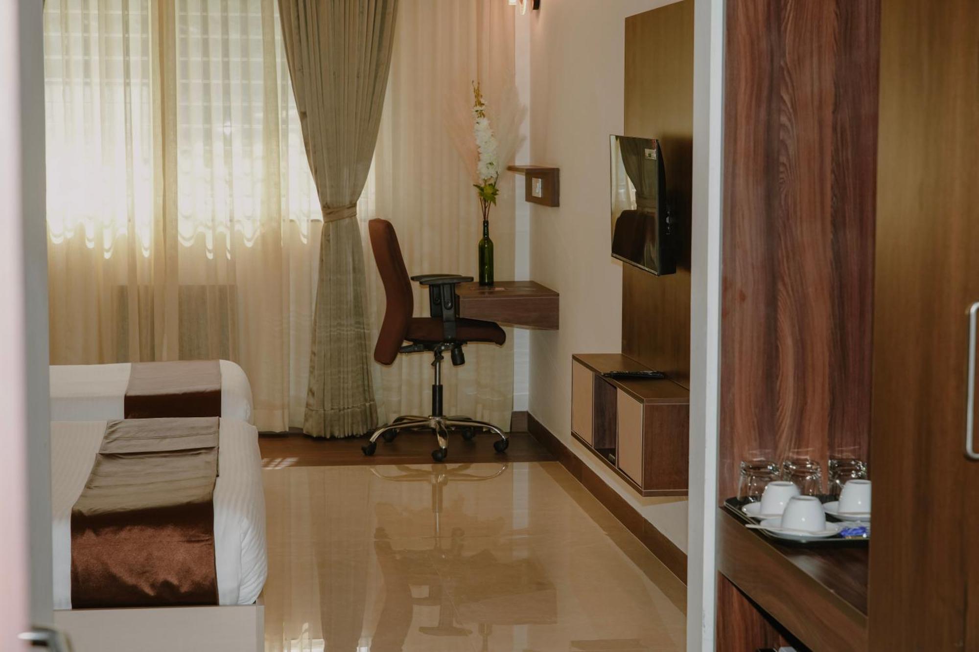 The King'S Meadows Golhalli Exterior foto