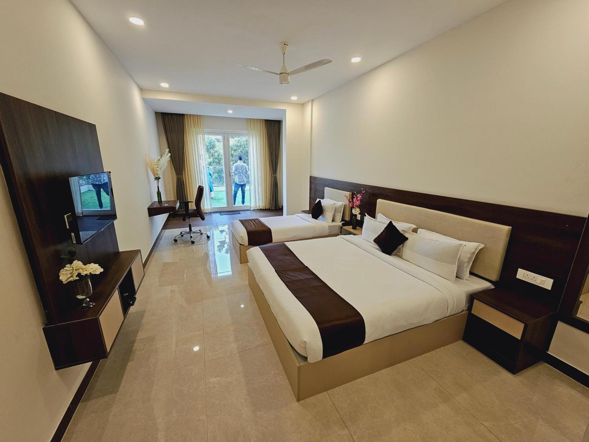 The King'S Meadows Golhalli Exterior foto