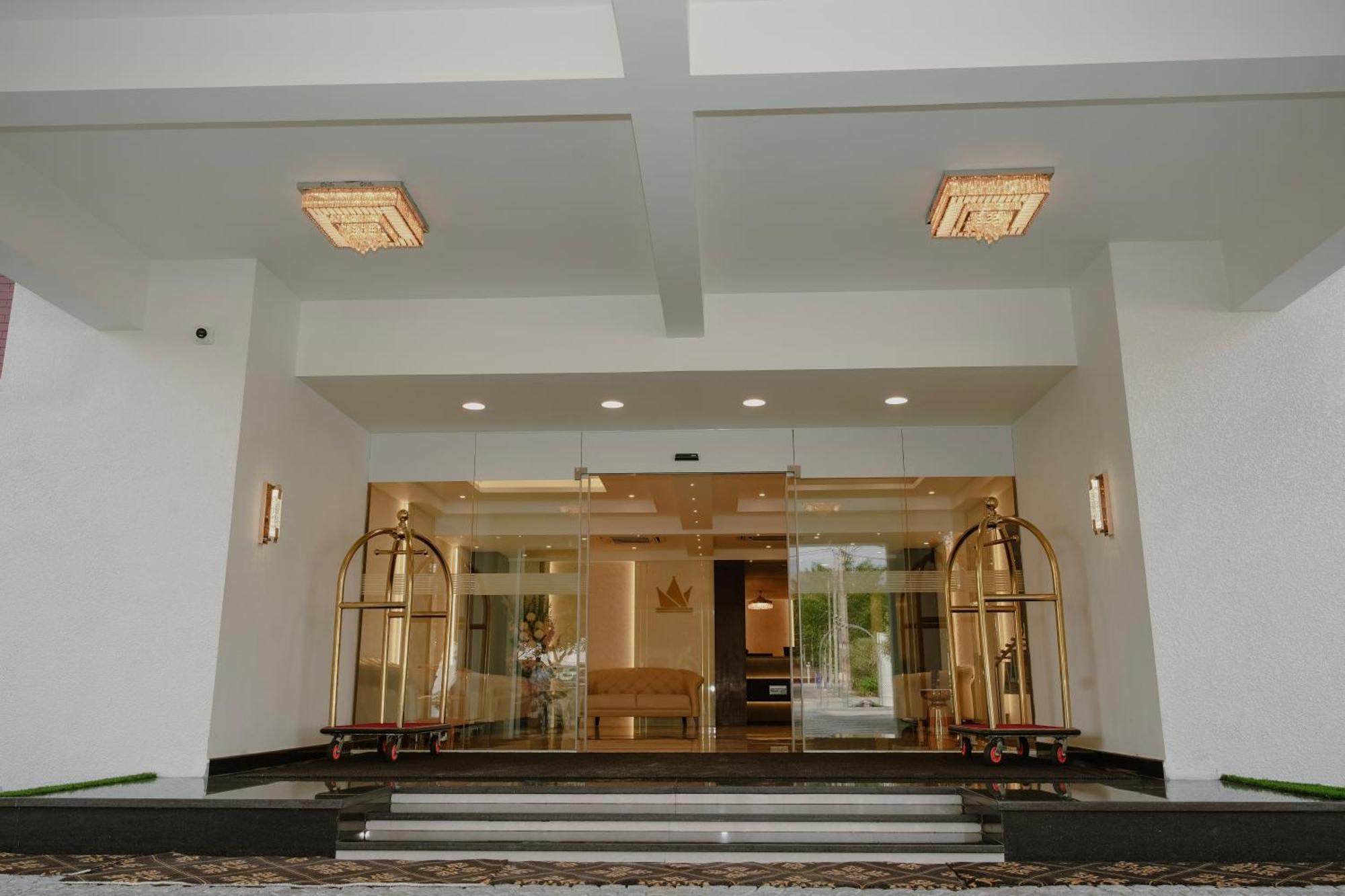 The King'S Meadows Golhalli Exterior foto