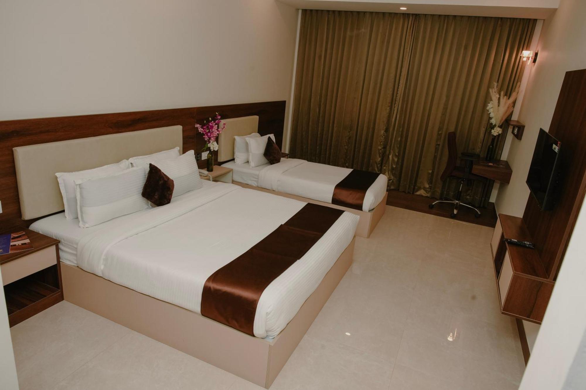 The King'S Meadows Golhalli Exterior foto