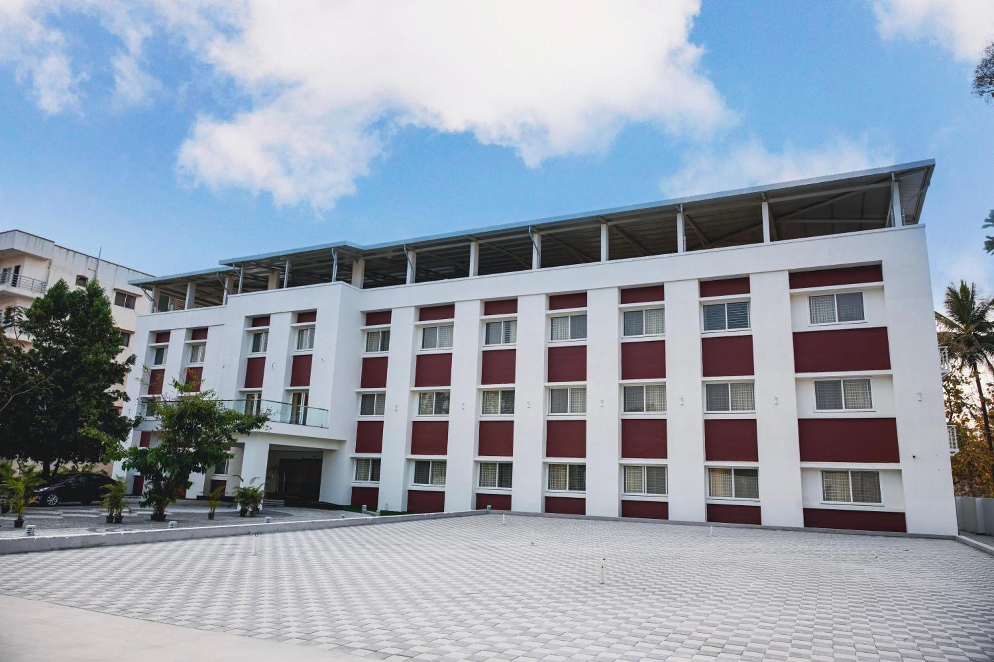 The King'S Meadows Golhalli Exterior foto