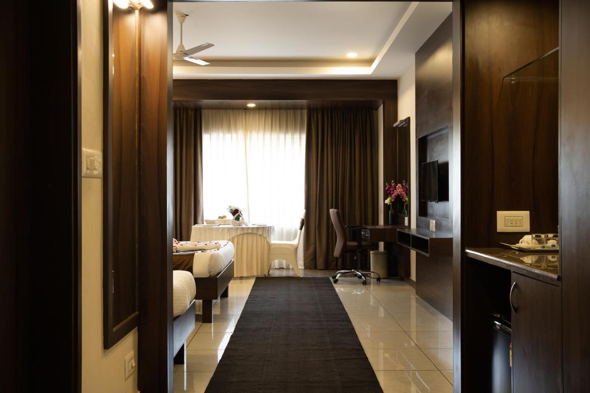 The King'S Meadows Golhalli Exterior foto