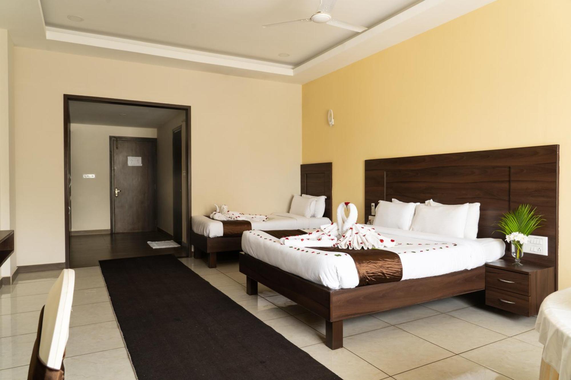 The King'S Meadows Golhalli Exterior foto