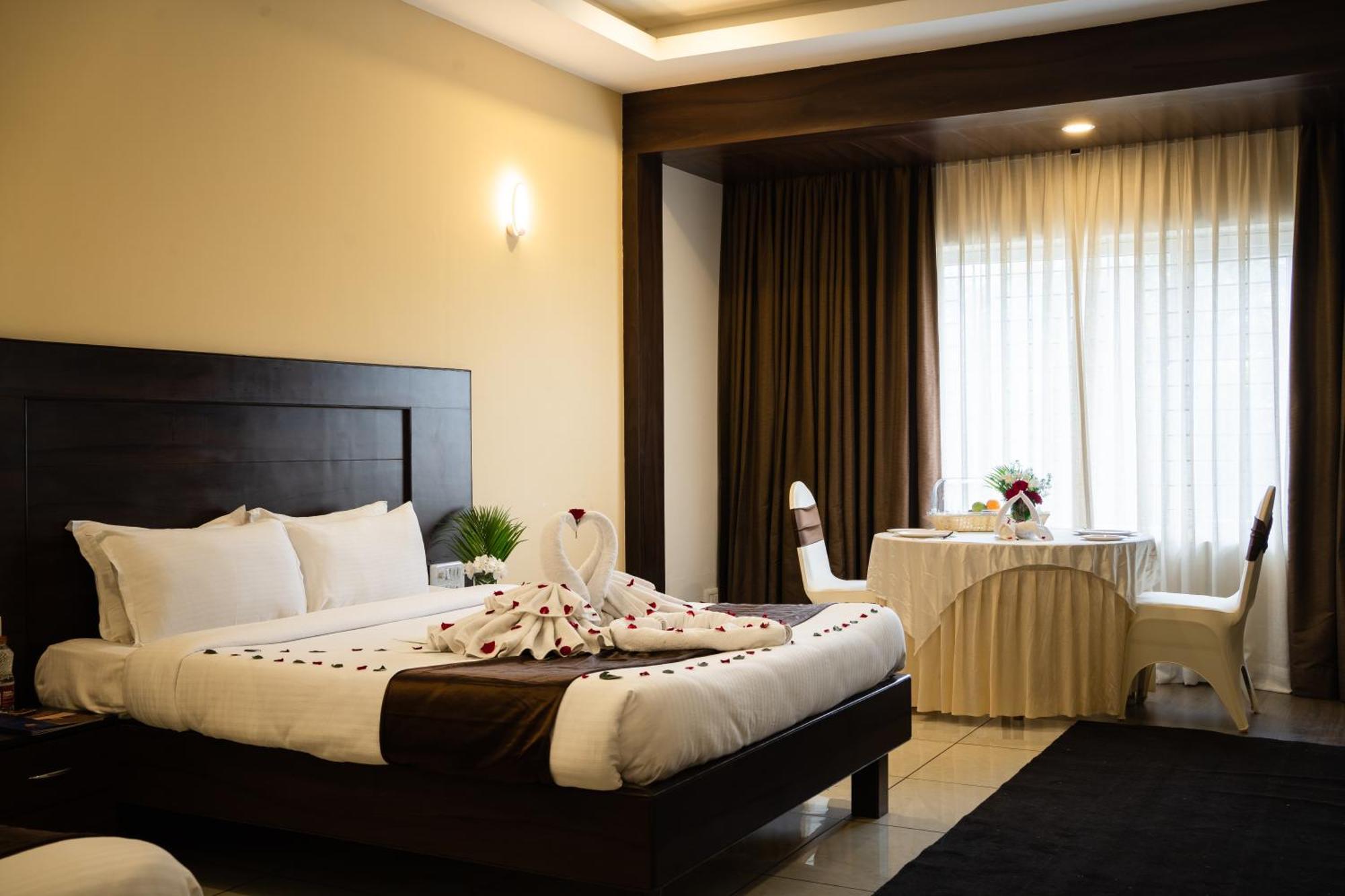The King'S Meadows Golhalli Exterior foto