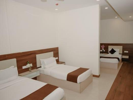 The King'S Meadows Golhalli Exterior foto