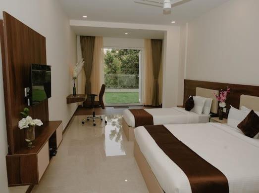 The King'S Meadows Golhalli Exterior foto