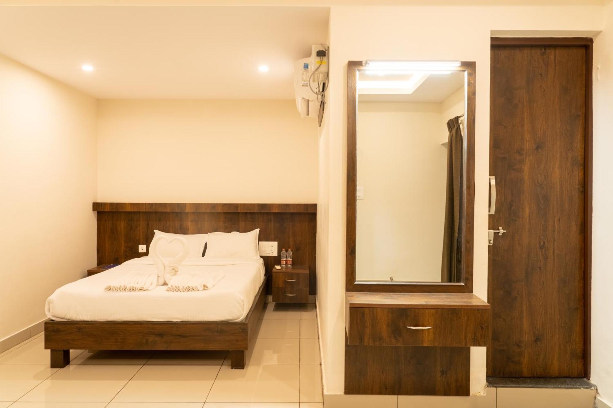 The King'S Meadows Golhalli Exterior foto