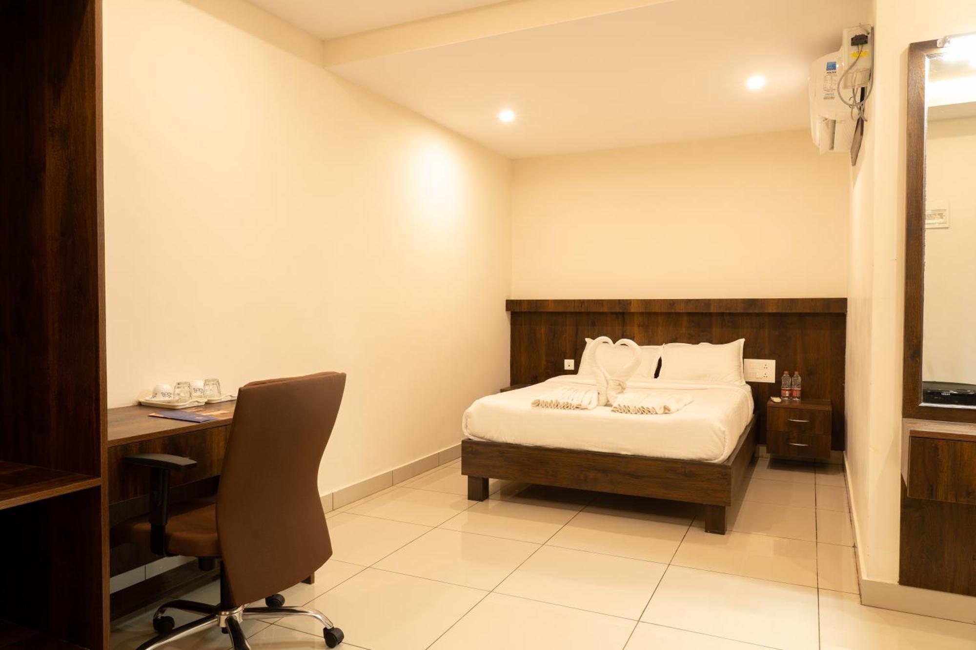 The King'S Meadows Golhalli Exterior foto